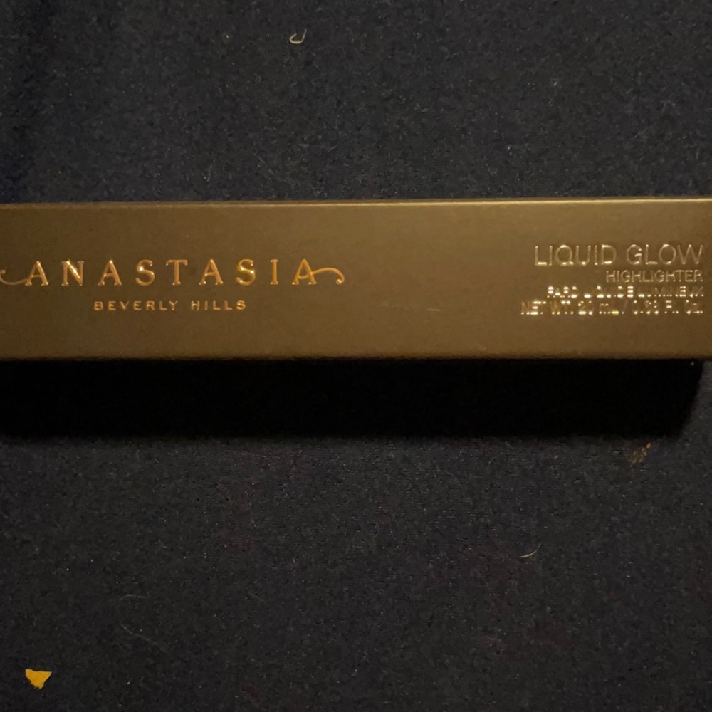 Anastasia liquid glow highlighter
